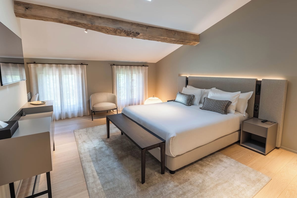 Double Room | Premium bedding, minibar, in-room safe, soundproofing