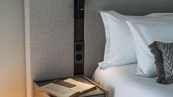 Luxe beddengoed, een minibar, een kluis op de kamer, geluiddichte muren