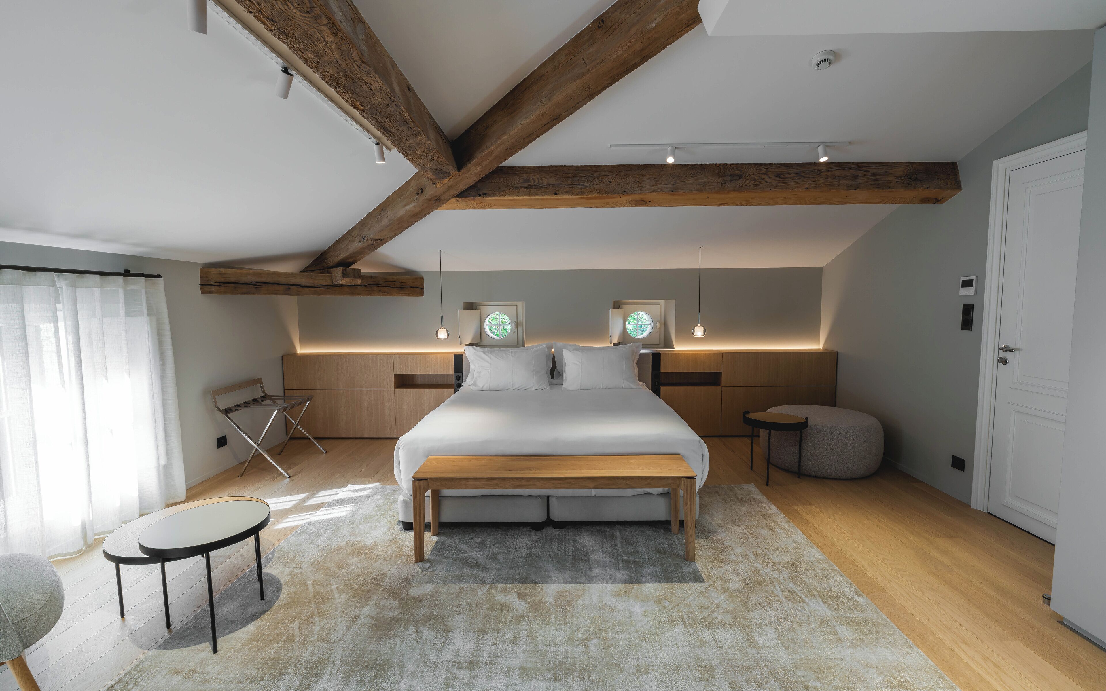 Deluxe suite | Luxe beddengoed, een minibar, een kluis op de kamer, gratis babybedden