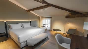 Family Suite | Premium bedding, minibar, in-room safe, free cribs/infant beds