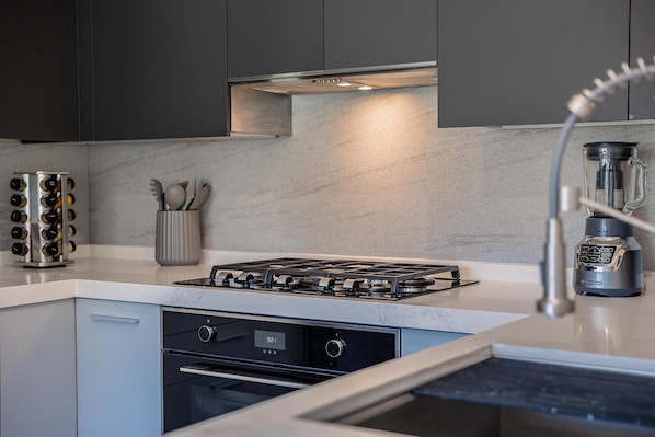 Fridge, microwave, oven, stovetop