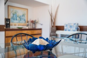 Dining - Esmoriz's golden hour with pool (Esmoriz)
