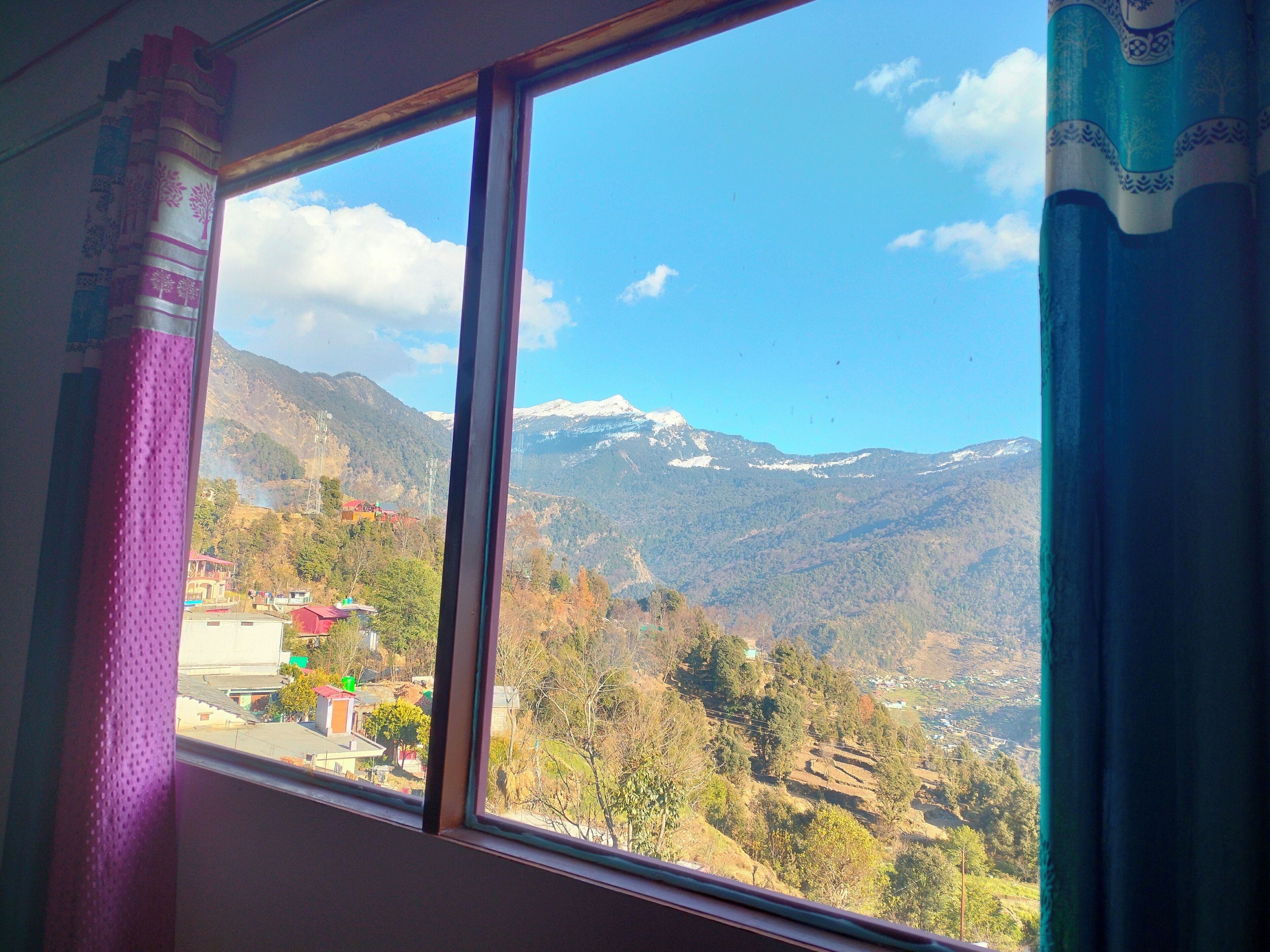 Stuga - balkong - utsikt mot bergen | Skrivbord, arbetsyta för laptop och gratis wi-fi