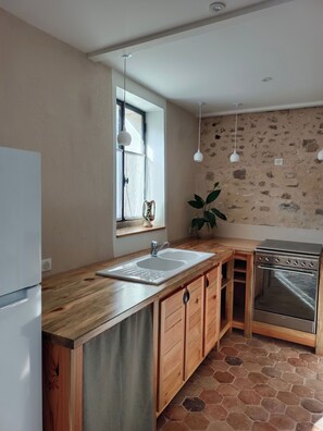 Oven, dishwasher, toaster