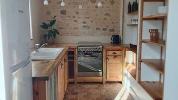 Four, lave-vaisselle, grille-pain