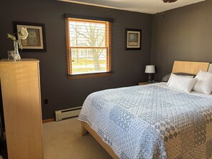2 bedrooms, iron/ironing board, WiFi, bed sheets - Tremendous 2-bedroom house in Sunset Bay (Sunset Bay)