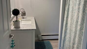 Hårføner, håndklær og såpe