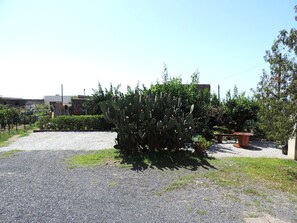 Property grounds - Apartment 'Filicudi' with Sea View, Wi-Fi and Air Conditioning (Pianoconte)