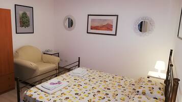 Bügeleisen/Bügelbrett, WLAN, Bettwäsche