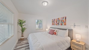 4 bedrooms, desk, iron/ironing board, free WiFi