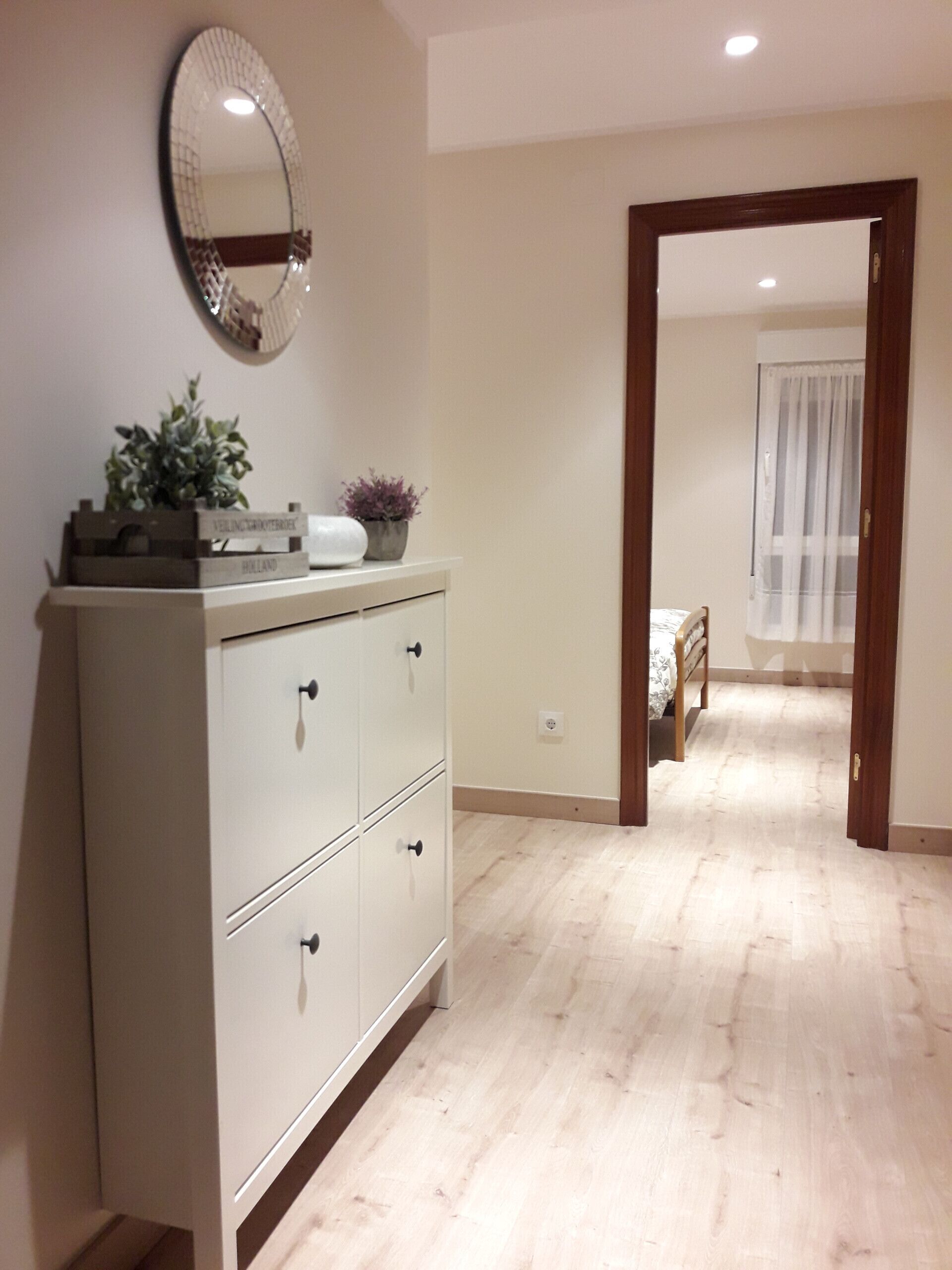 3 habitaciones, tabla de planchar con plancha y wifi gratis 