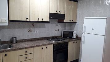 Fridge, microwave, oven, coffee/tea maker