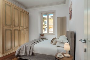 2 bedrooms, iron/ironing board, WiFi, bed sheets - Elegant apartment near St. Peter & Vatican (Roma)
