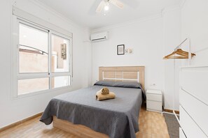 2 slaapkamers, een strijkplank/strijkijzer, wifi