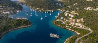 Jean Luc Villa - Three Bedroom Villa, Sleeps 8