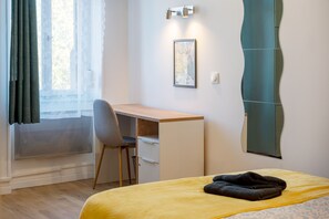 3 bedrooms, iron/ironing board, travel cot, WiFi