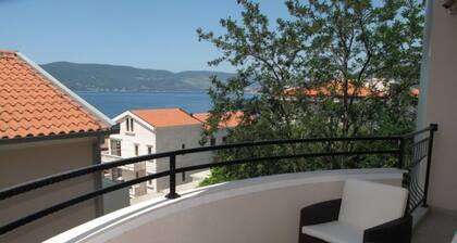 Villa Apartments Kumbor President