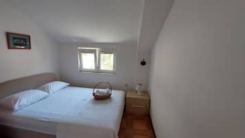 7 bedrooms, cots/infant beds