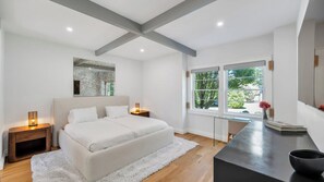 4 habitaciones, tabla de planchar con plancha y acceso a internet 