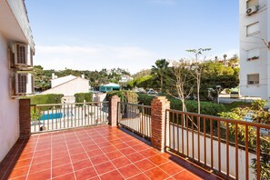 Property grounds - Holiday Home 'La Casa De La Cala Del Moral' with Shared Pool, Wi-Fi and Air Conditioning (La Cala del Moral)