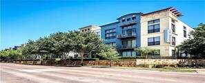 Exterior - Prime and convenient 1-bedroom apartment in fabulous Oak Lawn Dallas! (Dallas)