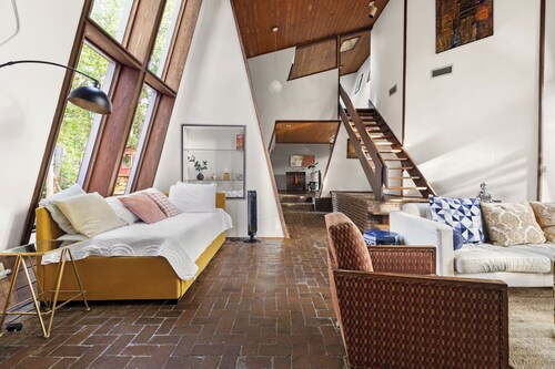 
Duke Forest Escape 3BR, 6 Beds, Huge Back Patio!