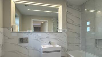 Single Room | Bathroom