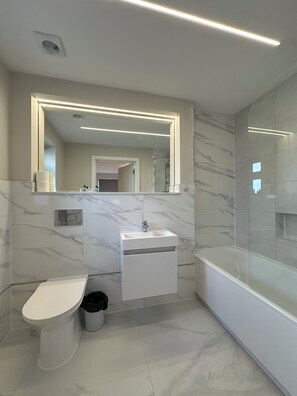 Single Room | Bathroom