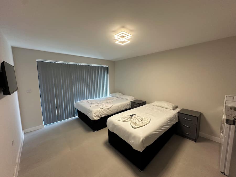 Soundproofing, iron/ironing board, bed sheets