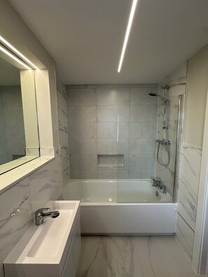 Einzelzimmer | Badezimmer