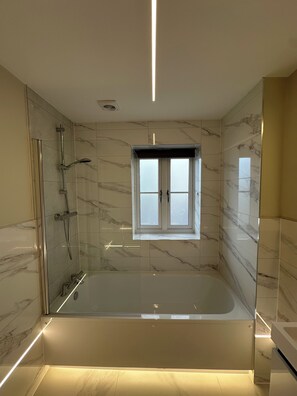 Double Room | Bathroom