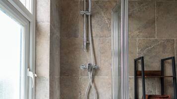 Articoli per l'igiene personale ecosostenibili, asciugacapelli, bidet