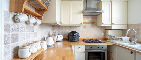 Frigorífic, microones, forn i placa de cuina