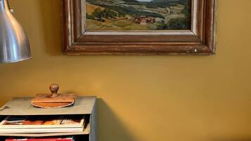 Soundproofing, free WiFi