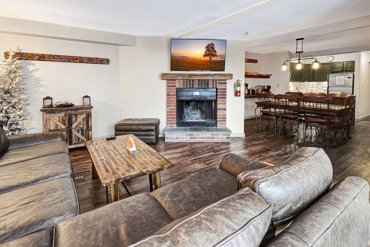 公寓式客房, 4 间卧室, 厨房, 山景 | 起居区