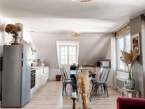 Appartement Confort, patio | Salle à manger
