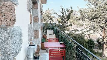 Departamento estándar, patio | Balcón