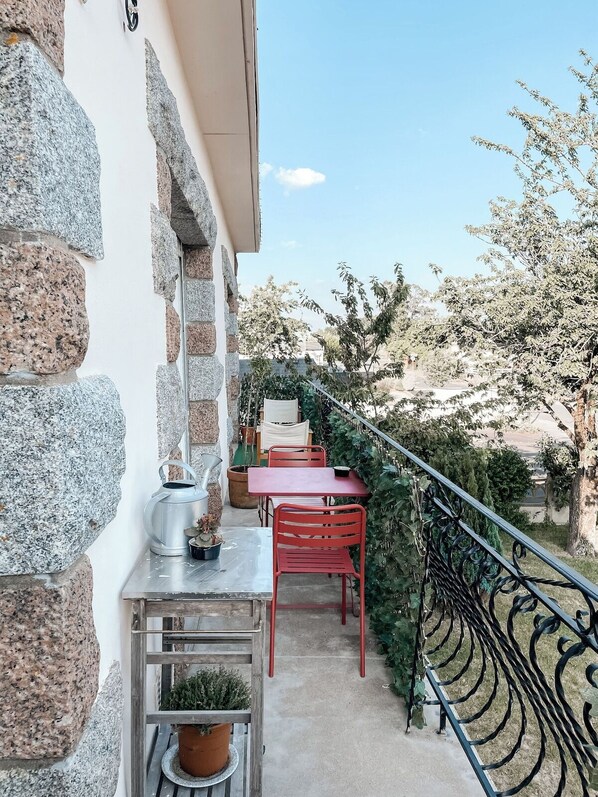 Standard Apartment, Patio | Balcony