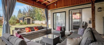 The Bow Nest | Fenced Backyard | Fireplace | Pets