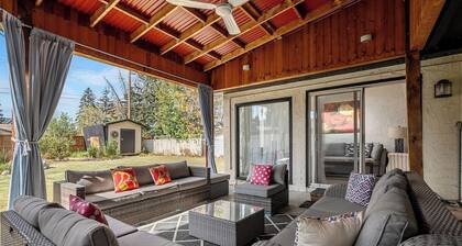 The Bow Nest | Fenced Backyard | Fireplace | Pets