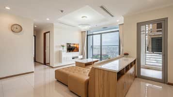 Apartemen Keluarga, balkon, pemandangan kota | Meja kerja, ruang kerja ramah laptop, dan Wi-Fi gratis