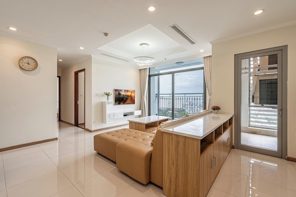 Departamento familiar, 1 habitación, balcón, vista a la ciudad | Ropa de cama hipoalergénica, minibar y decoración personalizada