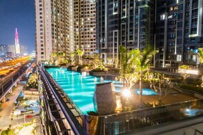 Outdoor pool - Lumière Urban Residence View Landmark 81 (Thu Duc City)