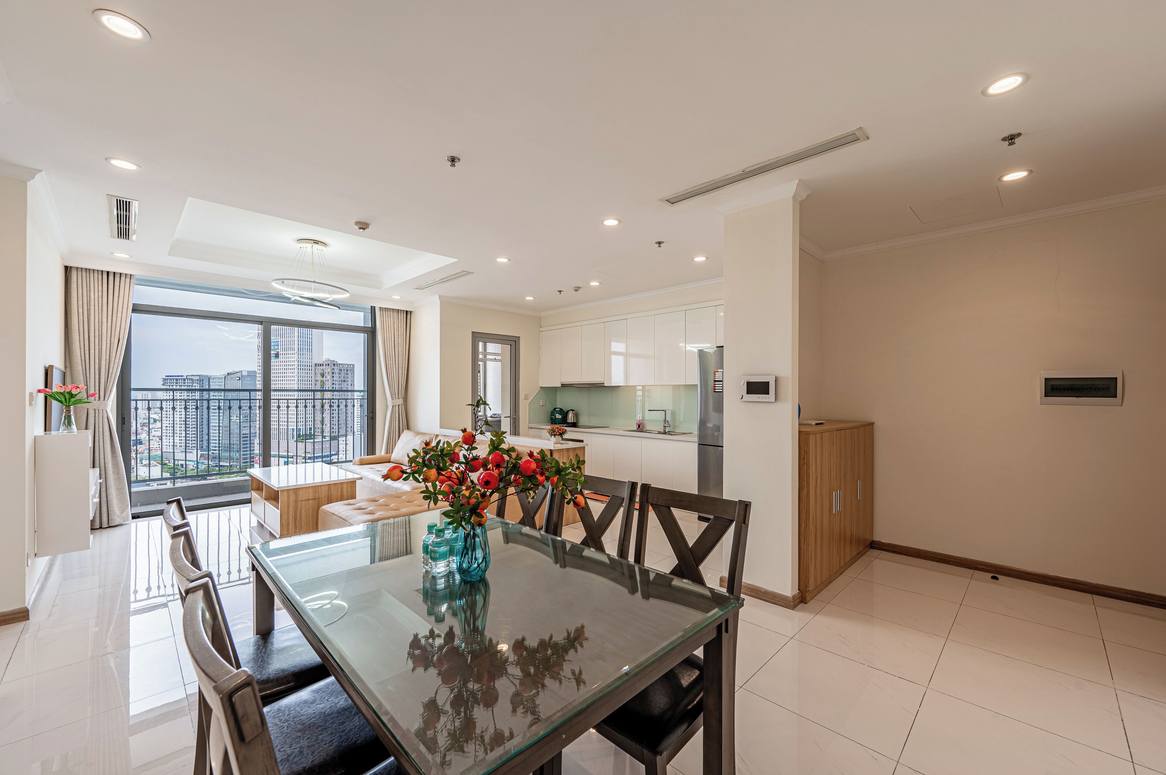 패밀리 아파트, 침실 1개, 발코니, 시내 전망 | 저자극성 침구, 미니바, 각각 다른 스타일의 인테리어, 각각 다르게 가구 비치