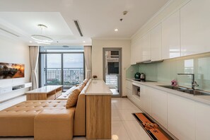 Apartamento familiar, balcón, vistas a la ciudad | Escritorio, espacio para trabajar con un portátil, wifi gratis