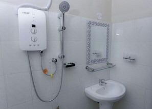 Double or Twin Room, Balcony, Garden View | Bathroom | Slippers