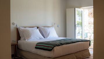 Casa com 3 suites e terraço | Schreibtisch, laptopgeeigneter Arbeitsplatz, VerdunkelungsvorhÀnge