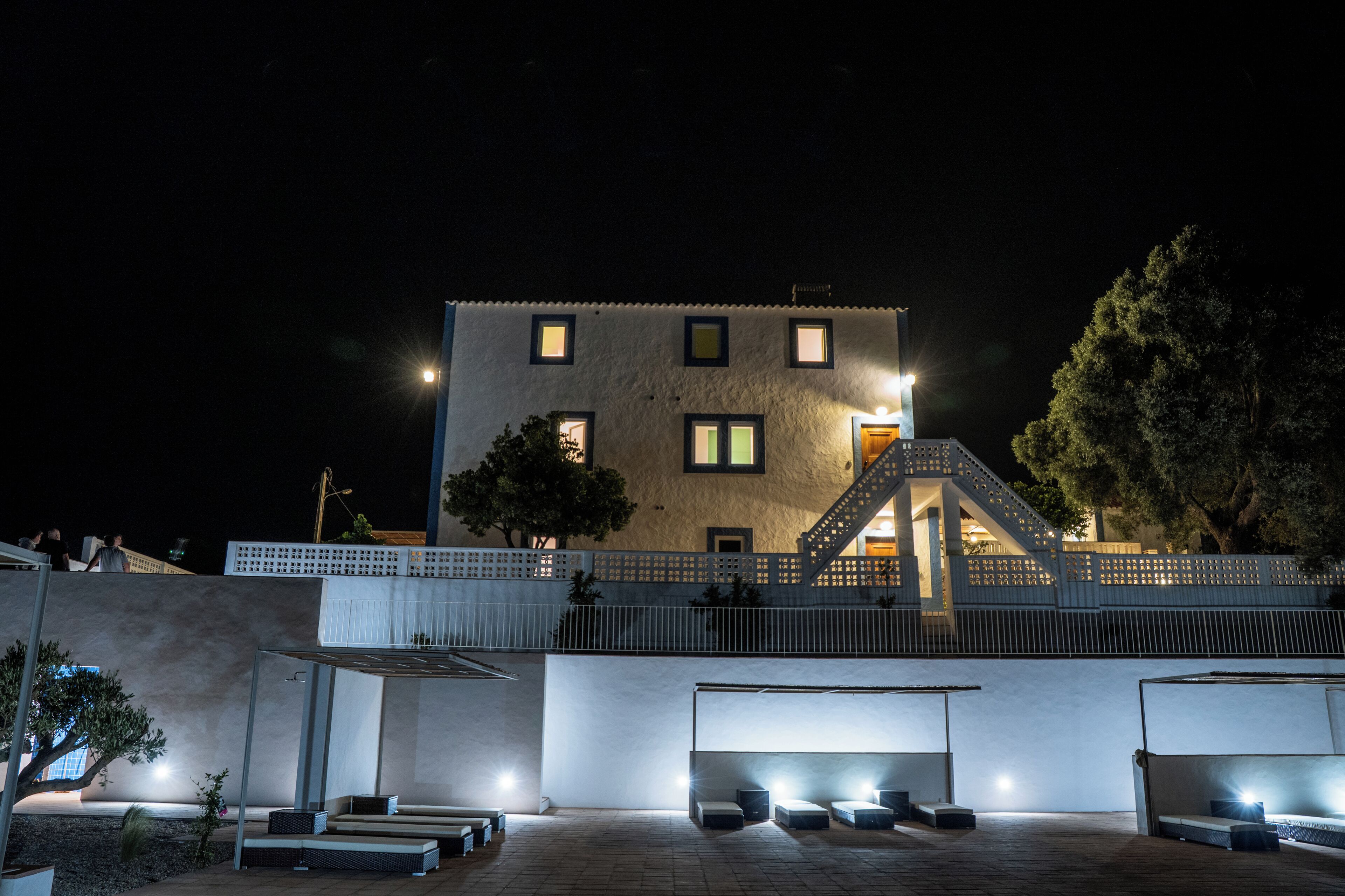   住宿正面 (夜晚)