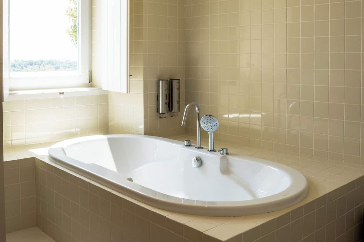 Casa com 3 suites e terraço | Salle de bain | Sèche-cheveux, serviettes fournies, savon, shampoing