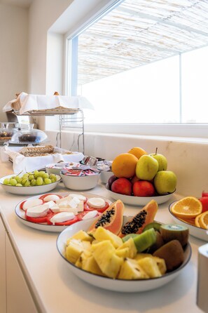 Daily buffet breakfast (EUR 10 per person) - Herdade do Carregouçal (Odemira)